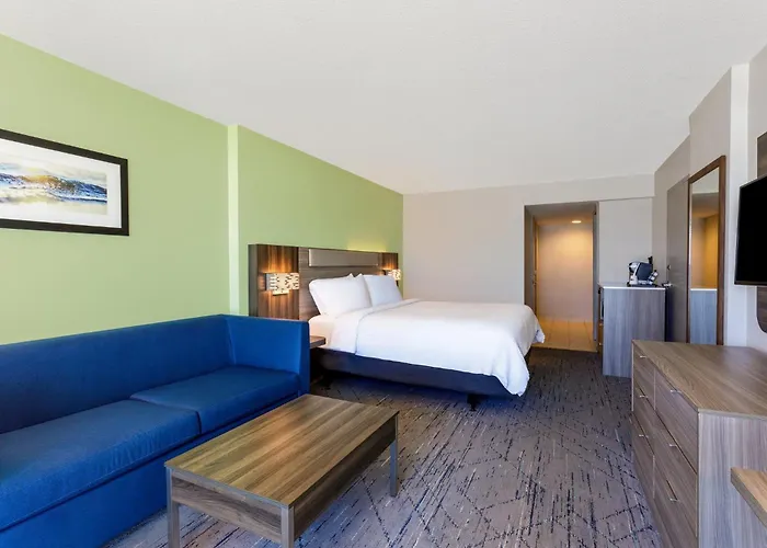 Holiday Inn Express & Suites Oceanfront Daytona Beach Shores By Ihg