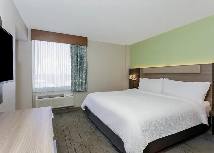Holiday Inn Express & Suites Oceanfront Daytona Beach Shores By Ihg
